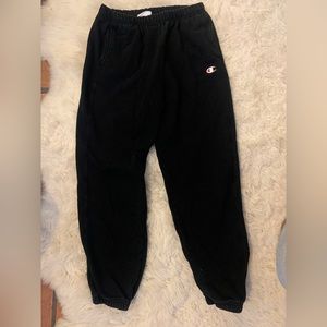 Black Champion Sweatpants. Reverse Weave with pockets. Classic look.